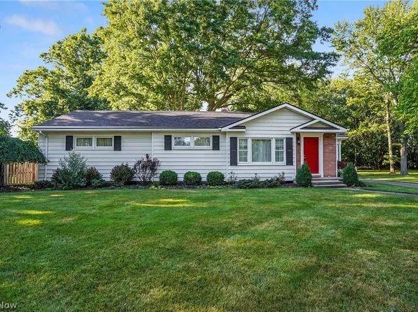 953 Maple St, Tallmadge, OH 44278