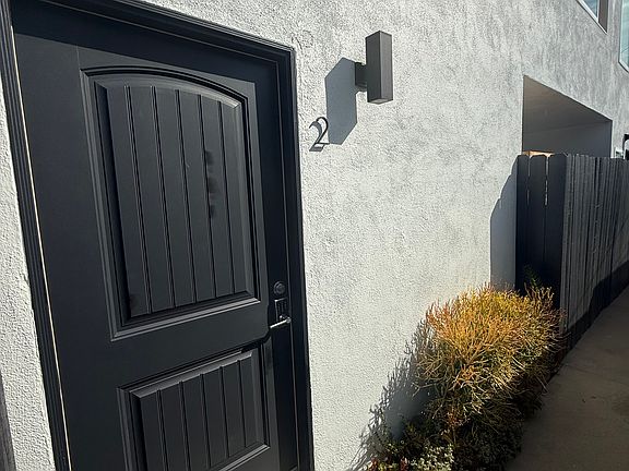 2nd image of 209 N Lucia Ave APT 2