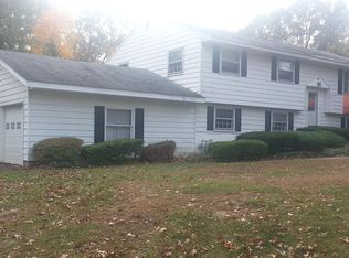 46 Bayberry Dr, Halfmoon, NY 12065