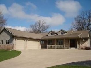 26720 Malchine Rd, Waterford, WI 53185
