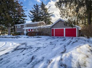 115 Towpath Ln, Rochester, NY 14618