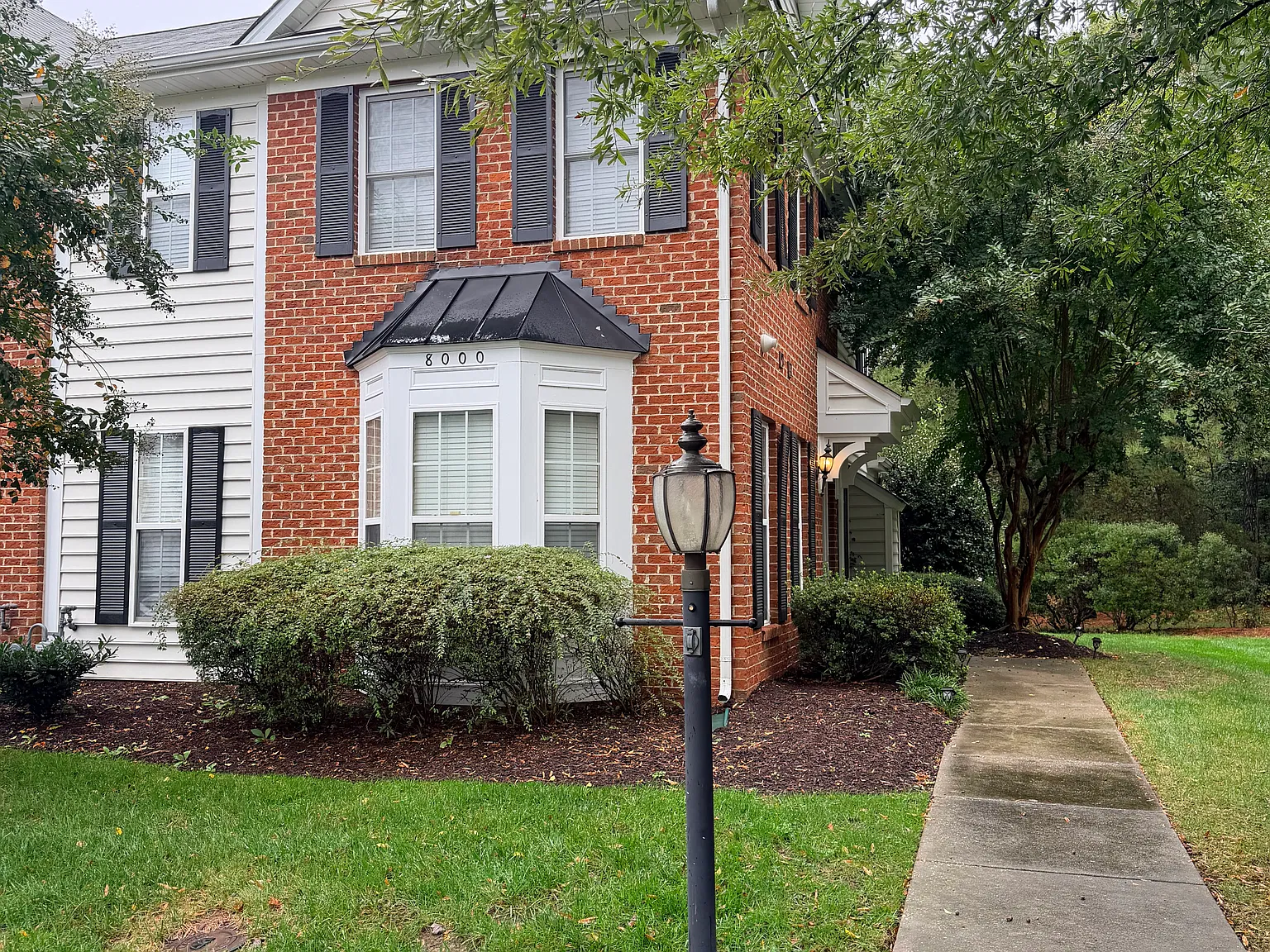 3 bed, 2.5 bath, 1350 sqft, $2,000 — Photo 1