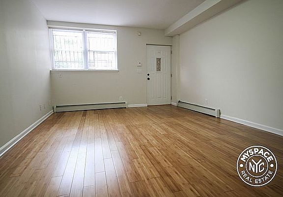 2nd image of 59 Woodbine St Floor 1