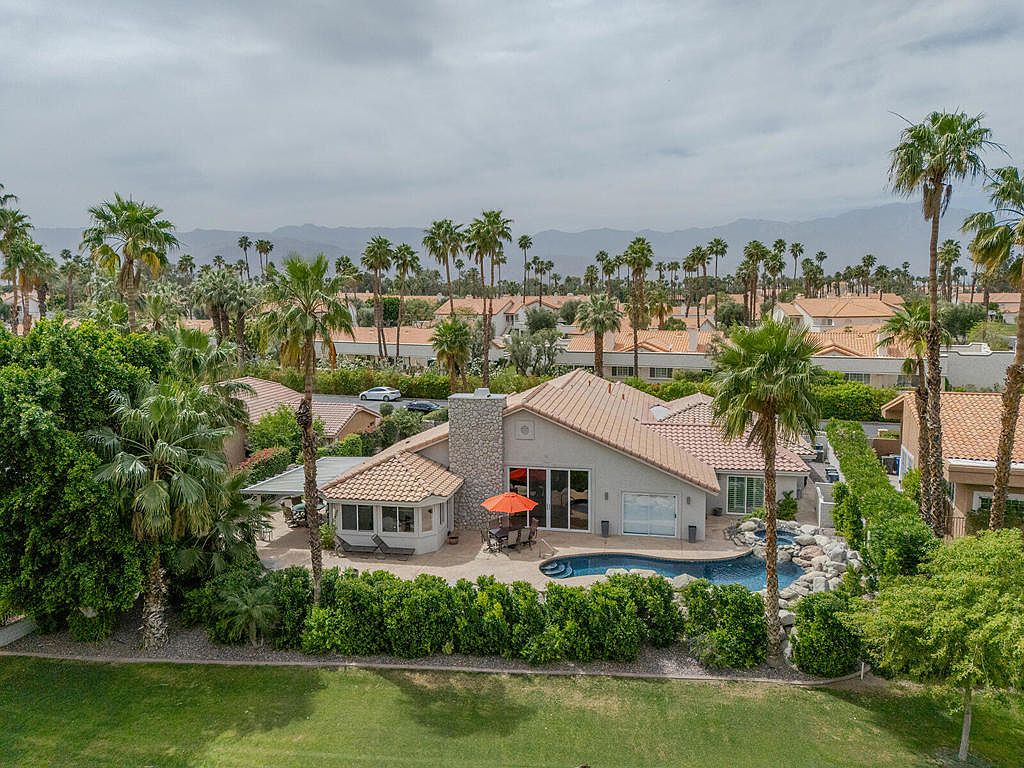 39626 Sweetwater Dr