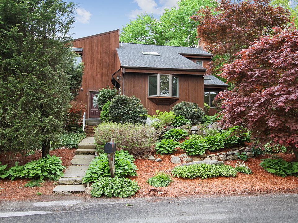 1st image of 55 Worthington Dr W