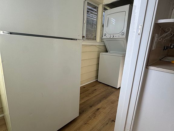 3rd image of 4883 33rd St