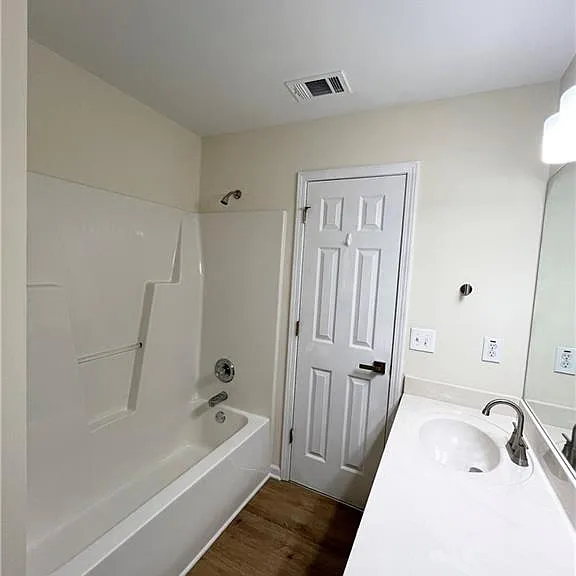 350 Laurel Glen Xing — Photo 20