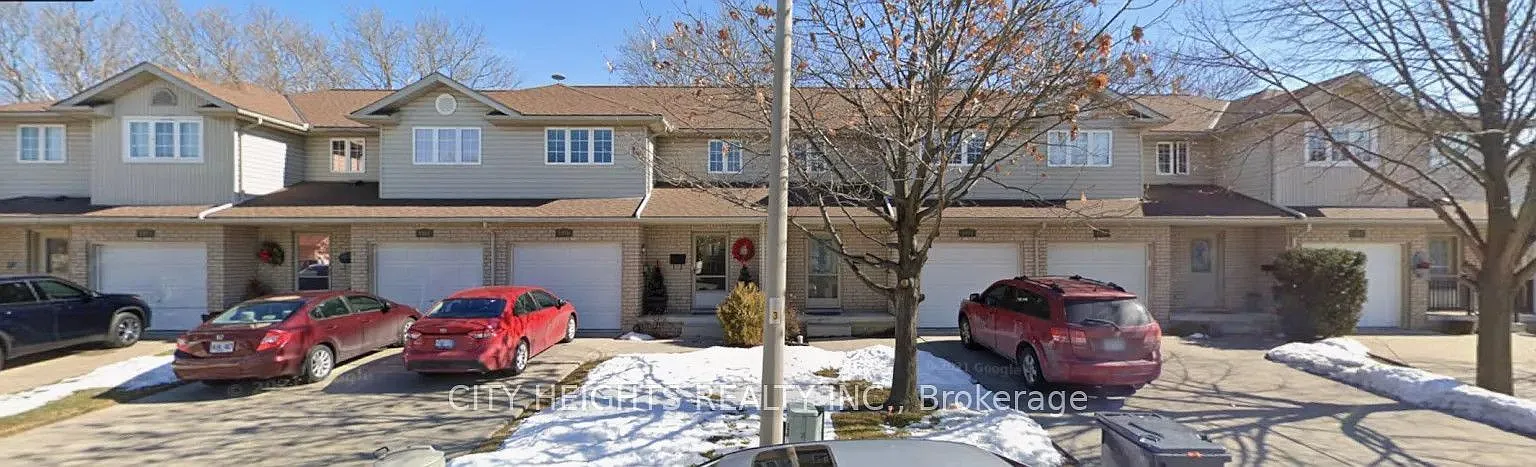 3 bed, $2,400 — Photo 1