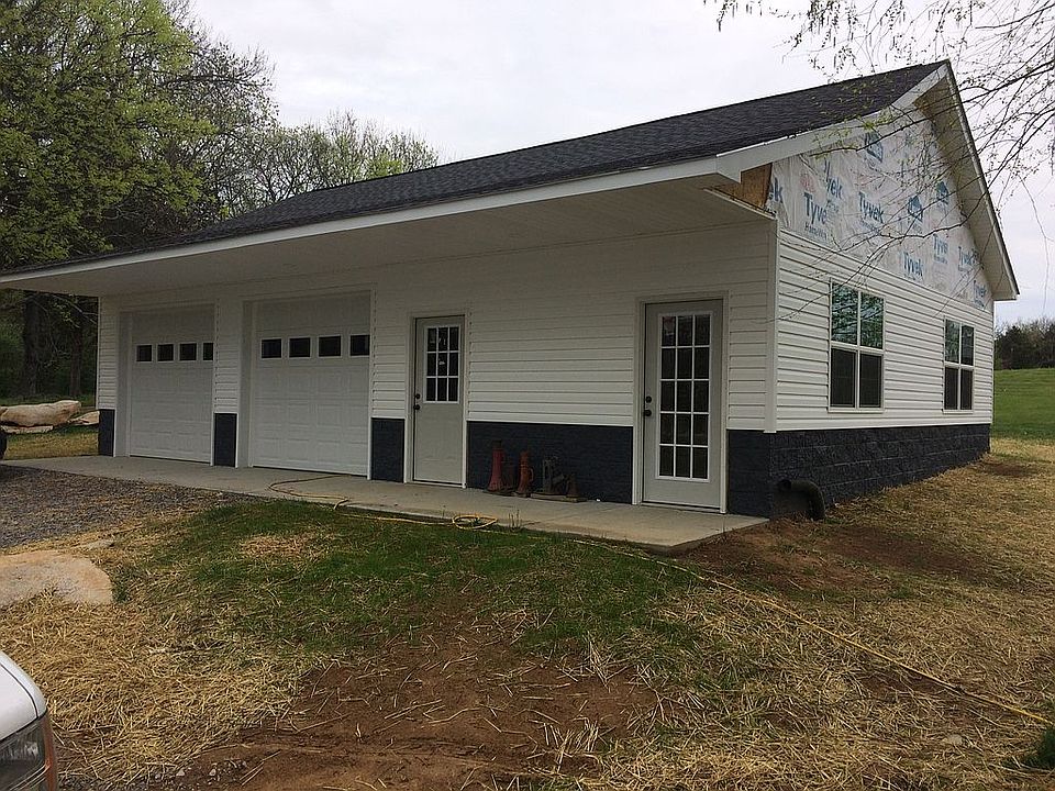 2nd image of 2825 Beckwith Rd