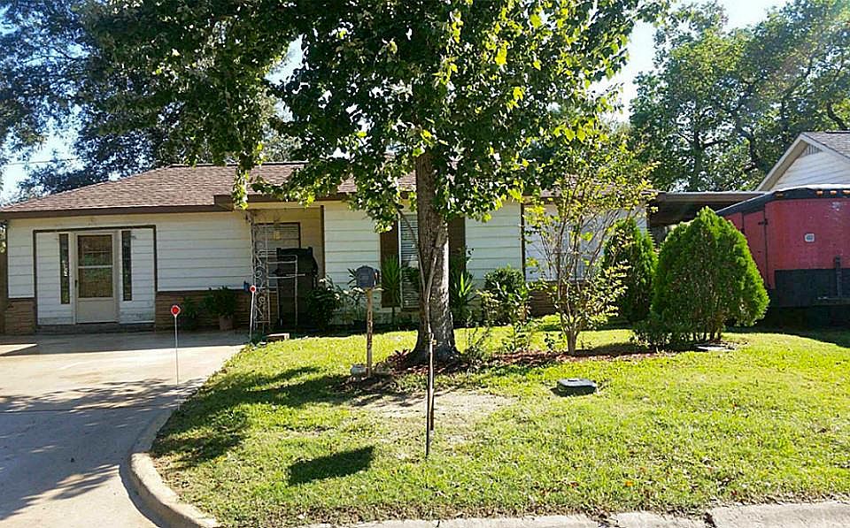1st image of 1305 Cedarwood Dr