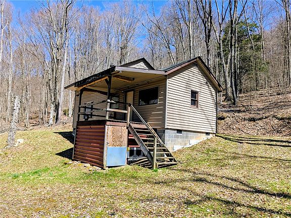 4th image of 198 Spring Run Rd
