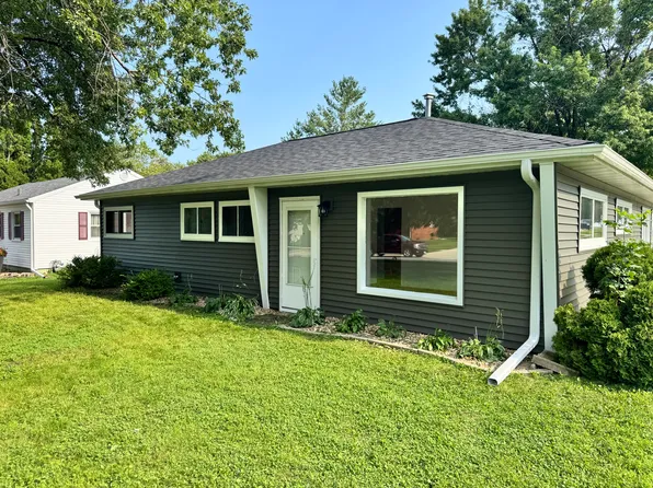 4110 Rownd St, Cedar Falls, IA 50613
