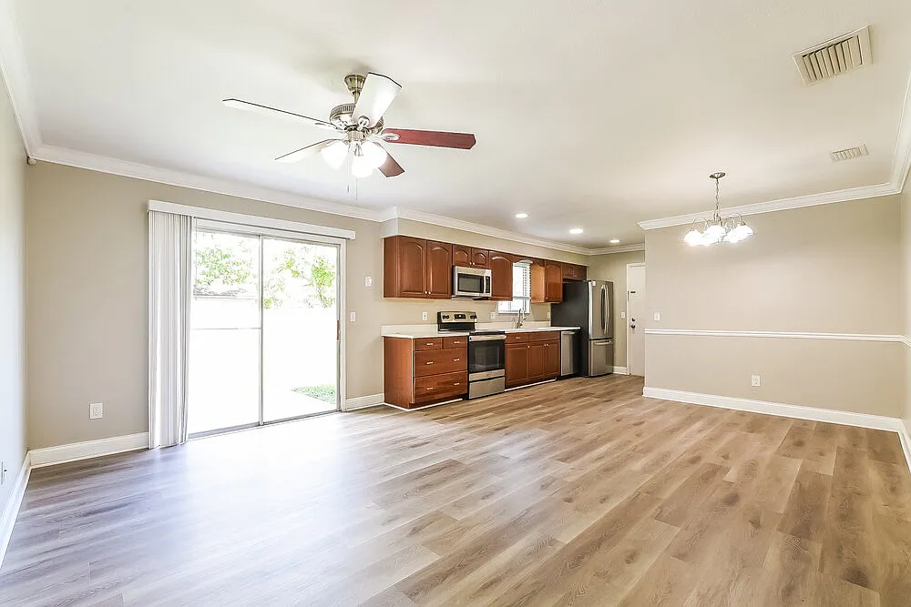 3 bed, 2.0 bath, 1124 sqft, $1,980 — Photo 4