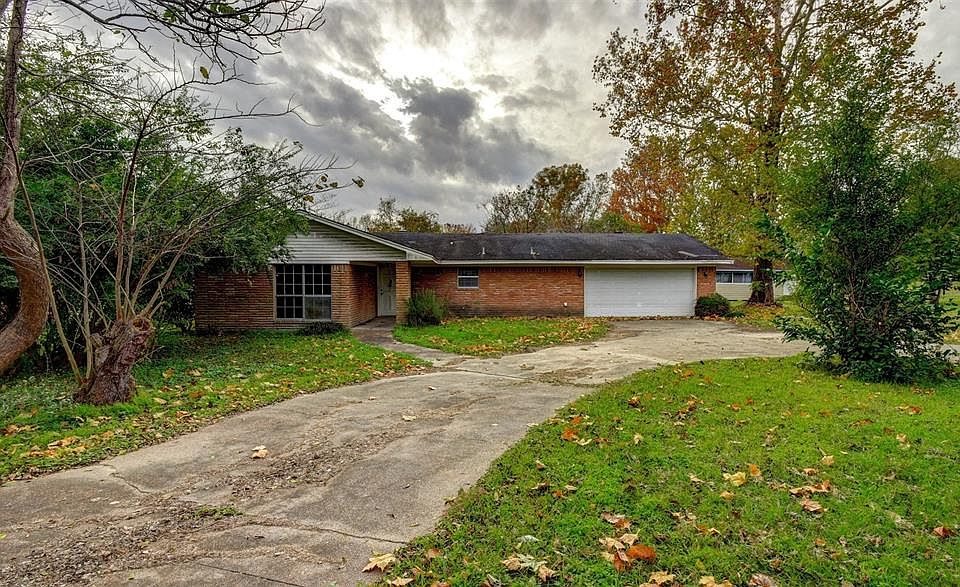 1st image of 178 E Taylor Lake Cir