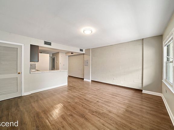 3rd image of 7830 S Yates Blvd APT 4