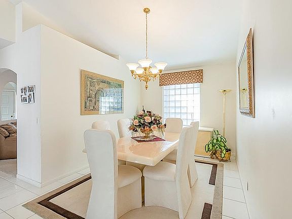 4th image of 9695 Cherry Blossom Ct