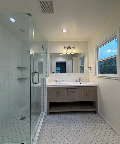 13810 Magnolia Blvd — Photo 14