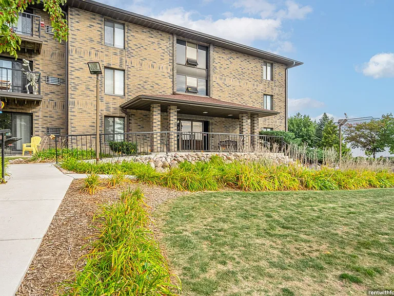 The Edge Community - 100 W. Walnut St. — Photo 13