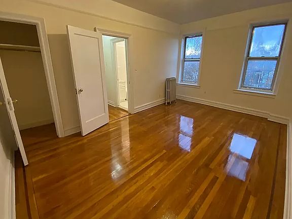 5th image of 2305 Sedgewick Ave #1B