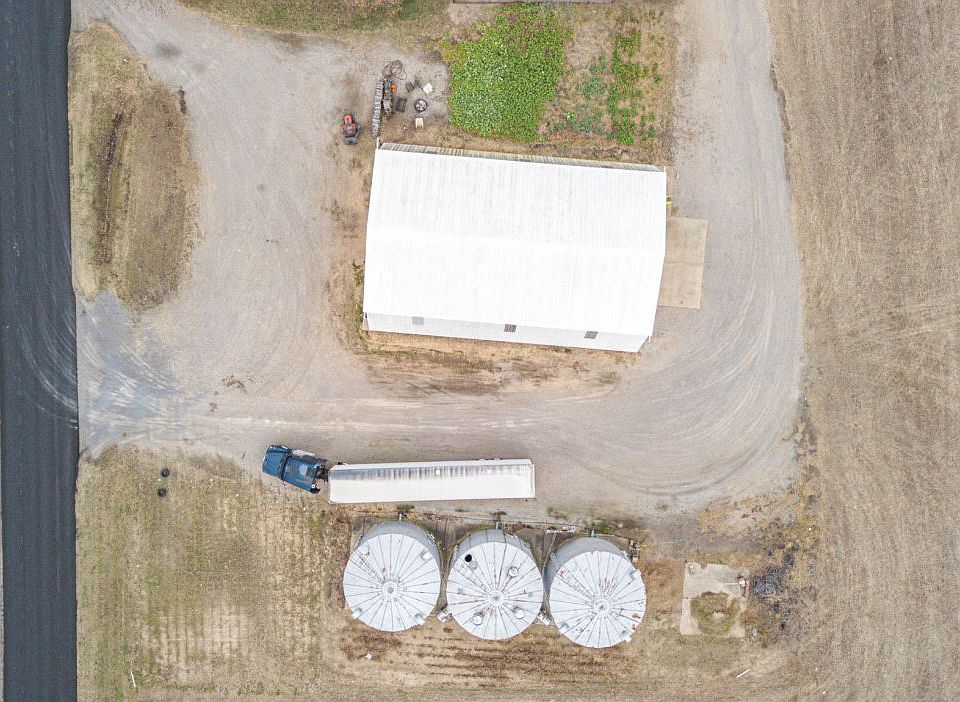 2nd image of 401 Saint Rd