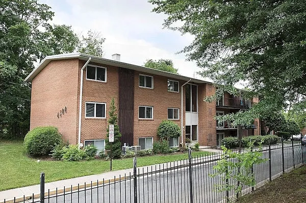 Columbia Courts Apartments
