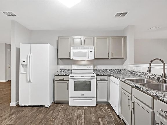 3rd image of 816 San Miguel Trl