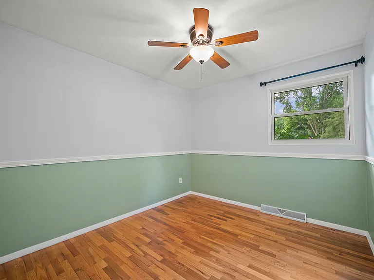 1597 Edward Dr — Photo 12