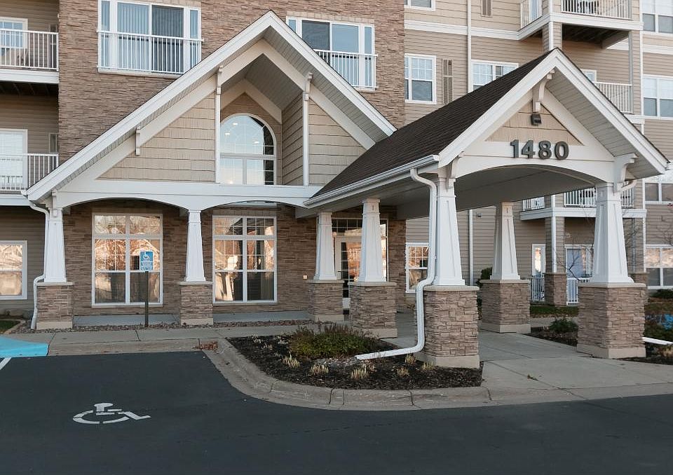 1st image of 1480 Applewood Ct W Unit 107