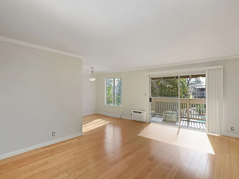 100 Devon Avenue — Photo 24