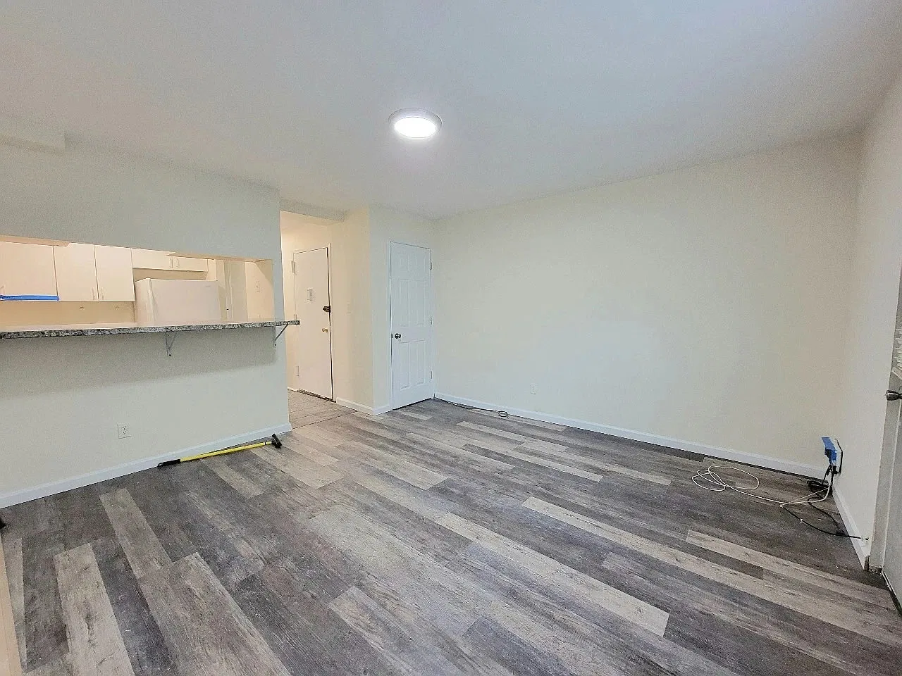 76-22 Grand Central Parkway — Photo 1