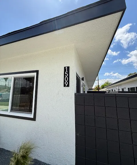 1509 N Hollywood Way #C — Photo 37