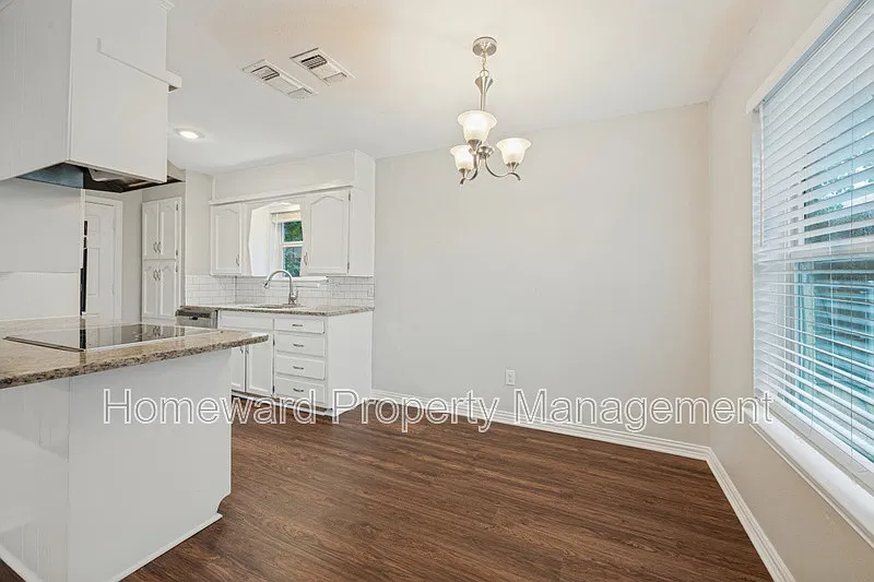 3 bed, 2.0 bath, 1398 sqft, $1,850 — Photo 4