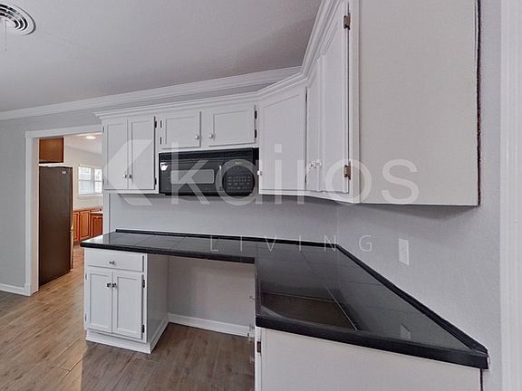 4th image of 4915 Harvard St