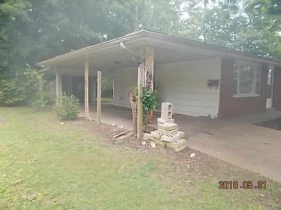 2nd image of 110 Lakeshore Dr