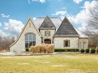 1870 Meadow Ridge Dr, Dexter, MI 48130