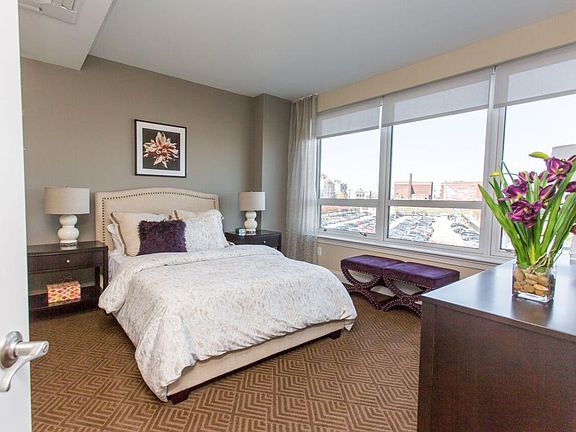 4th image of 232 N Columbus Blvd #1104
