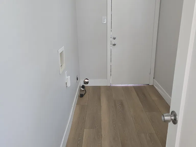 296 Power Ave — Photo 4