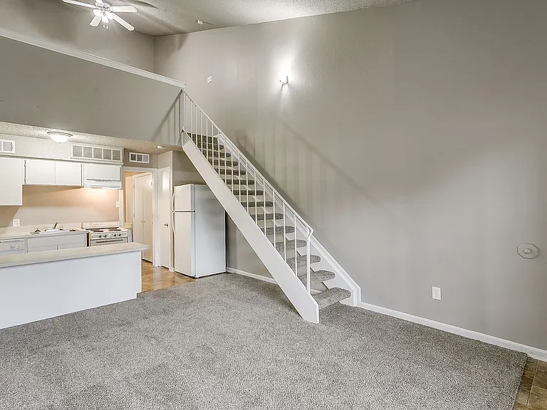 Summer Square Apartments — Photo 13