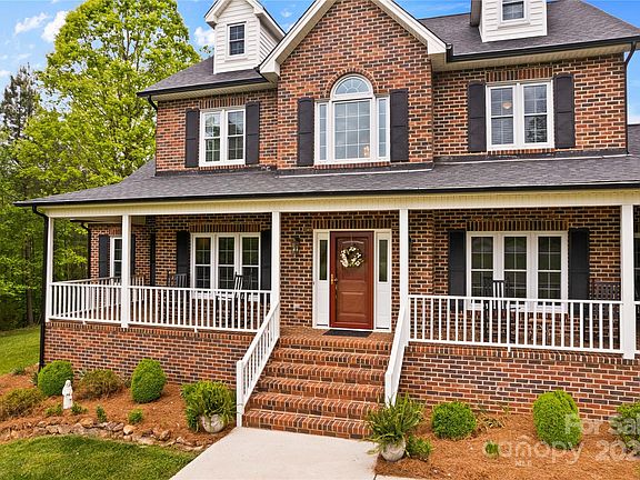 3rd image of 217 Southview Dr