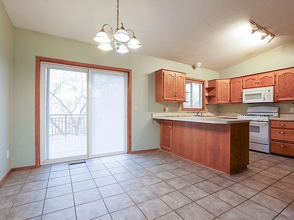 5th image of 10987 Brittany Dr N