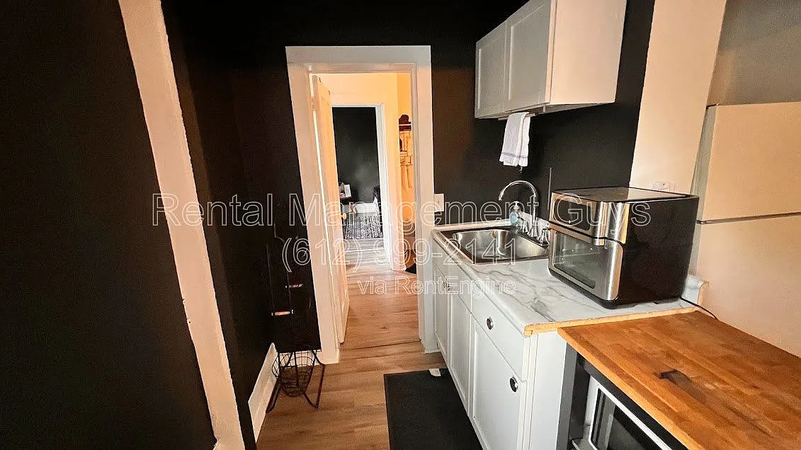 1 bed, 1.0 bath, $1,100 — Photo 2