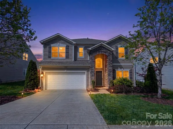 10307 Dominion Village Dr, Charlotte, NC 28269