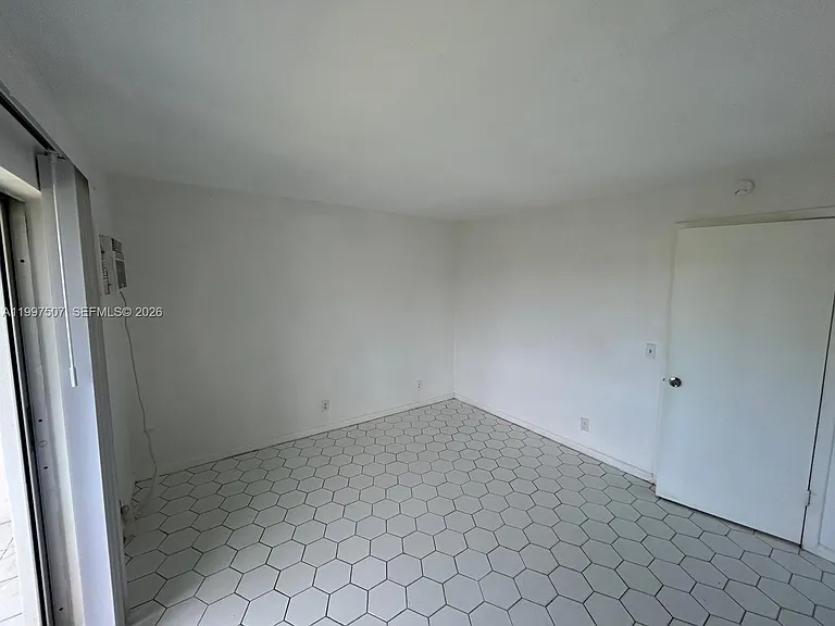 89 Berkshire E #89-D — Photo 15