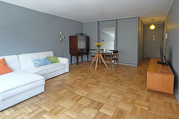 Sold by CG Realty | media 10