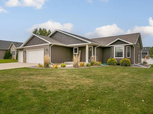 626 Birchwood Ln SE, Owatonna, MN 55060