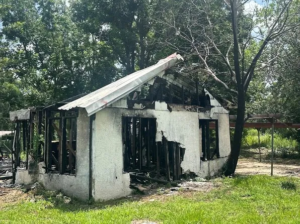 415 Shipp Rd, Hooks, TX 75561