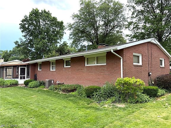 5th image of 330 Weber Ave NE