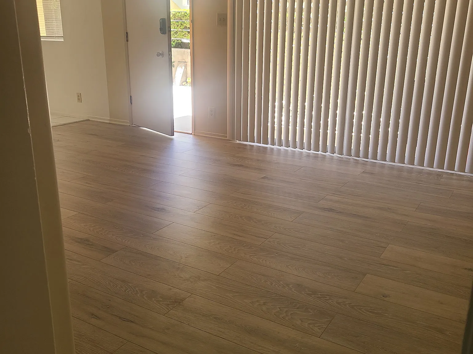 3 bed, 1.5 bath, 950 sqft, $4,995 — Photo 4
