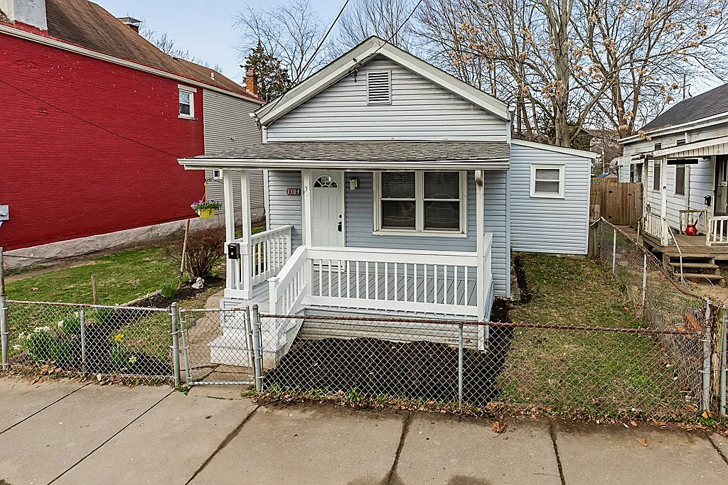 1503 Morton Ave photo 1