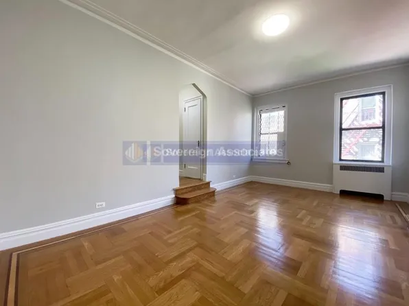 567 Ft Washington Avenue image 6 of 8